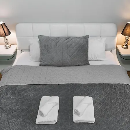 Riverside Luxury With Garage * براتسيلافا