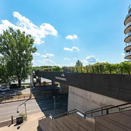 شقة Riverside Luxury With Garage براتسيلافا