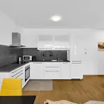Riverside Luxury With Garage Appartamento