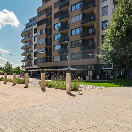 Riverside Luxury With Garage Lägenhet *