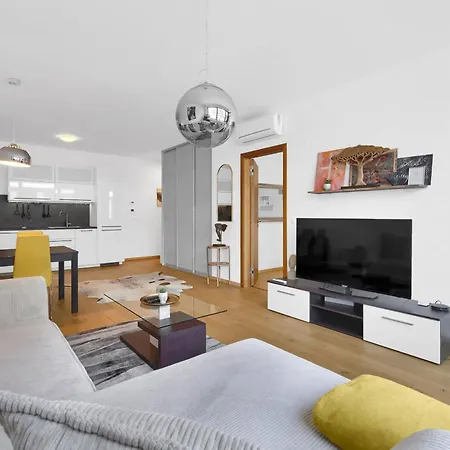 Riverside Luxury With Garage * Братислава